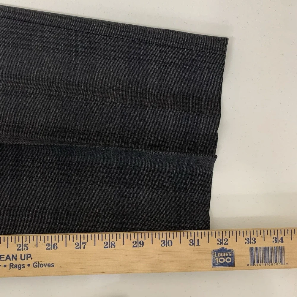 Jos A Bank Traveler 2 Pc Gray Plaid Wool Suit Mens 43L‎ / 37 x 32 Jacket Pants